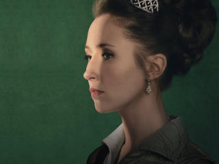 Erin Doherty The Crown Season 3 wallpaper