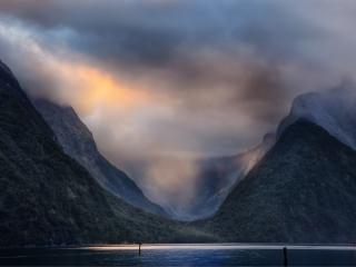 Foggy Mountains wallpaper