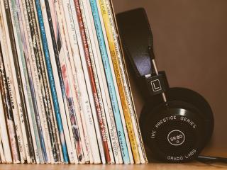 headphones, vinyl records, collection wallpaper