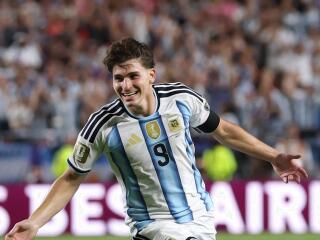 Julian Alvarez 2026 World Cup wallpaper