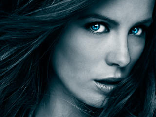 Kate Beckinsale Charming Eye wallpaper