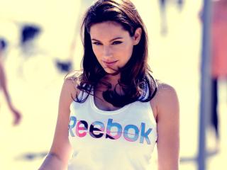 Kelly Brook New Images wallpaper