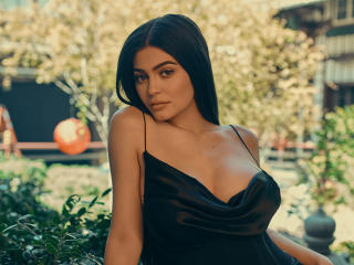 Kylie Jenner Drop Three 2017 wallpaper