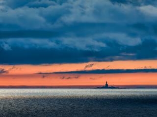 Lighthouse, Cloud Horizon Ocean And Sky wallpaper