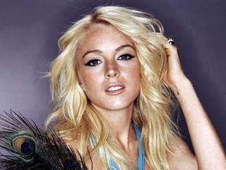 Lindsay Lohan New Cute Look wallpaper