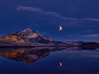 Lunar Eclipse Above Mount Crested Butte HD Colorado wallpaper