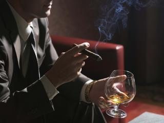 man, cigar, alcohol wallpaper