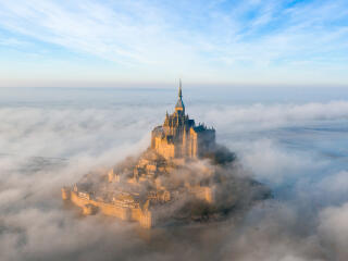 Mont Saint-Michel 4k Cloud View wallpaper