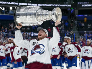 Nathan Mackinnon Avalanche Stanley Cup 2022 wallpaper