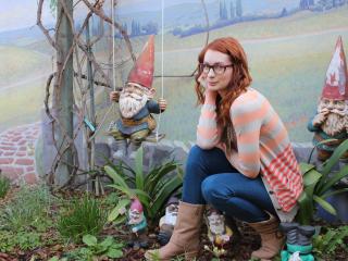 red-haired, girl, gnomes Wallpaper