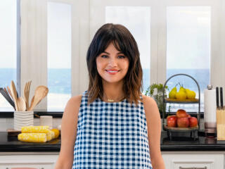 Selena + Chef Season 4 wallpaper