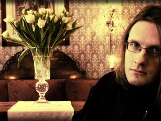 steven wilson, glasses, flowers Wallpaper