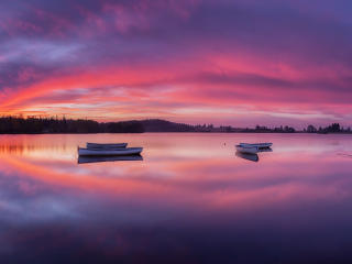 Sunrise Reflection in Loch Lomond and The Trossachs National Park Lake Wallpaper