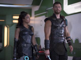Thor And Valkyrie In Thor Ragnarok 2017 wallpaper