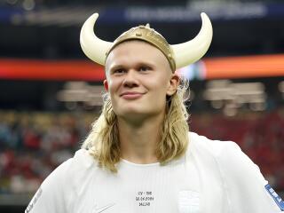 Viking Erling Haaland iPhone wallpaper