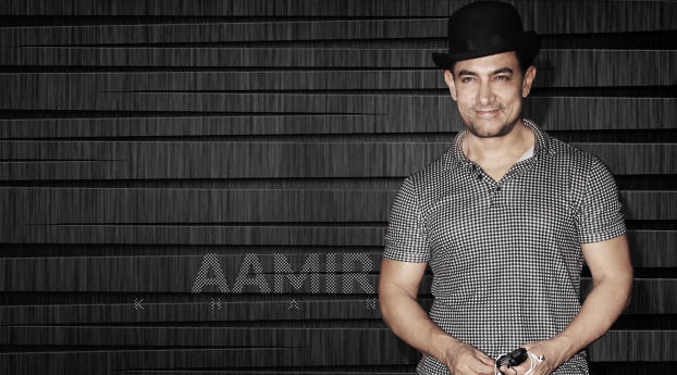 Aamir Khan In Hat  Wallpaper 1600x1200 Resolution