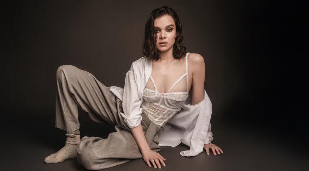 Actress Hailee Steinfeld Photoshoot 2025 Wallpaper