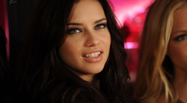 Adriana Lima Charming Wallpapers Wallpaper 640x1136 Resolution