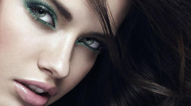 Adriana Lima HD Close Up Wallpapers Wallpaper 750x1334 Resolution