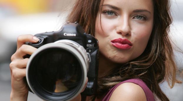 Adriana Lima with Camera wallpaper Wallpaper 1400x900 Resolution