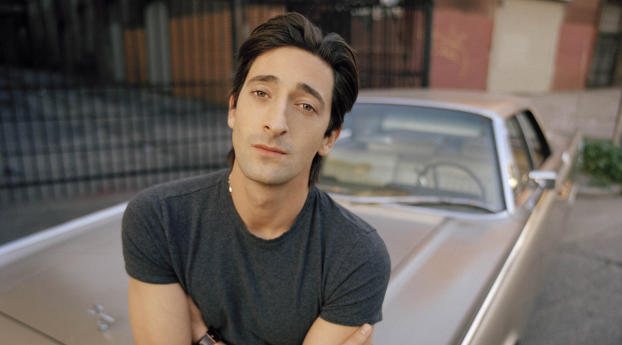 Adrien Brody Cars Wallpapers Wallpaper 320x568 Resolution