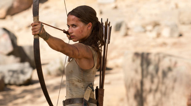 Alicia Vikander As Lara Croft In Tomb Raider Wallpaper