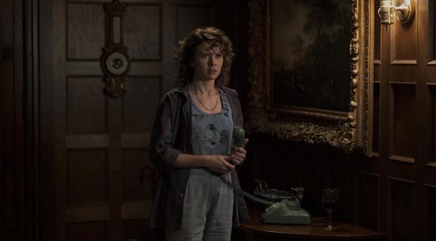 Amelia Eve in The Haunting of Bly Manor Wallpaper 540x960 Resolution