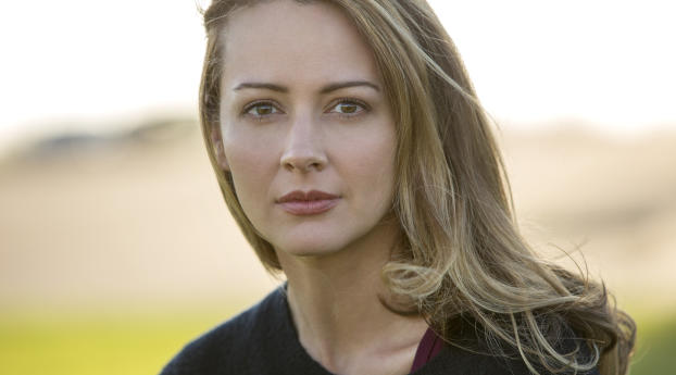 Amy Acker The Gifted Wallpaper 640x1136 Resolution