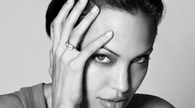 Angelina Jolie Black and White HD wallpaper Wallpaper 1176x2400 Resolution