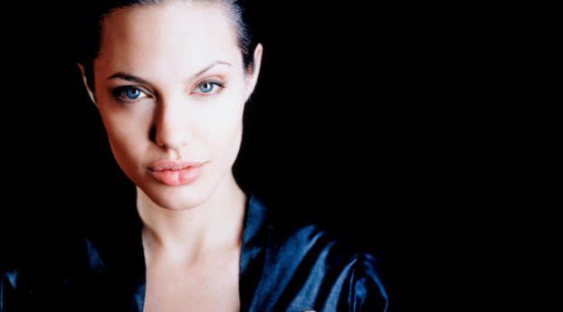 Angelina Jolie Image Gallery Wallpaper 1336x768 Resolution
