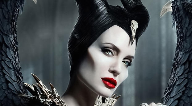 Angelina Jolie in Maleficent 2 Wallpaper 1080x2312 Resolution