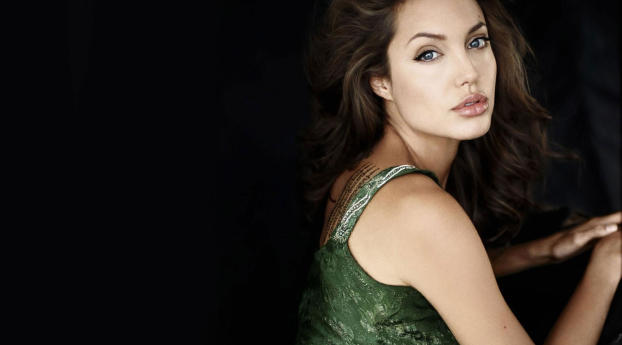 Angelina Jolie Pretty Hd Photos Wallpaper 1200x400 Resolution