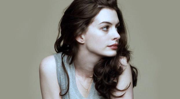 Anne Hathaway Lovely Wallpapers Wallpaper 840x1160 Resolution