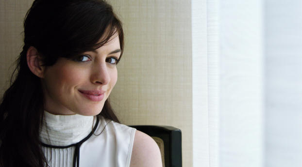 Anne Hathaway Pretty Hd Photos Wallpaper 1080x2160 Resolution