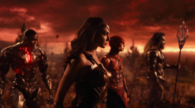 Aquaman, Cyborg, Flash, Gal Gadot And Wonder Woman Justice League Wallpaper 400x440 Resolution