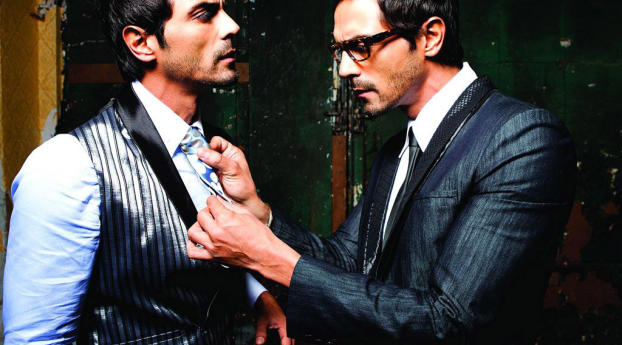 Arjun Rampal In Double Role Pics Wallpaper 1080x2280 Resolution
