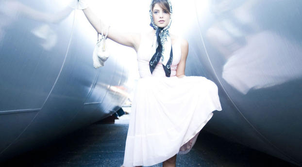 Ashley Greene Glamorous Hd Pics Wallpaper 1280x800 Resolution