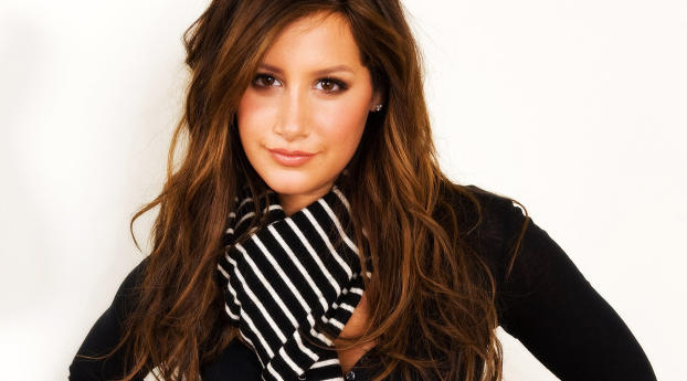 Ashley Tisdale Lovely Photoshoot Wallpaper 3840x1920 Resolution