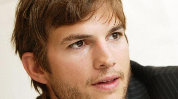 Ashton Kutcher Close Up Hd Pics Wallpaper 1360x768 Resolution