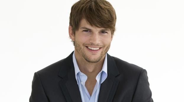 Ashton Kutcher Hairstyle Pics Wallpaper 320x480 Resolution