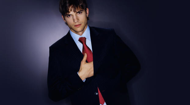 Ashton Kutcher In Suit wallpapers Wallpaper 360x640 Resolution
