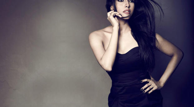 Asin In Black Dress HD Pics Wallpaper 1080x2160 Resolution