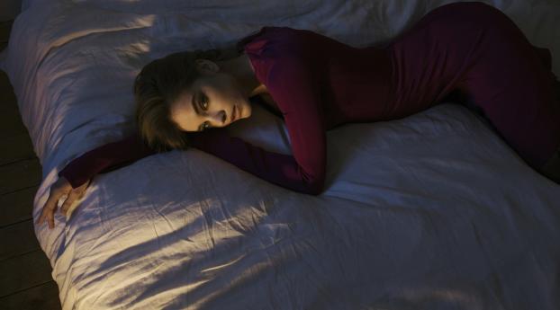 Barbara Palvin Hot Brunette Model In Bed Wallpaper 320x480 Resolution