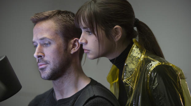 Blade Runner 2049 Ryan Gosling And Ana De Armas Wallpaper 720x1548 Resolution