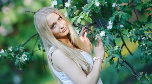 blonde hair, blue eyes, face Wallpaper 640x1136 Resolution