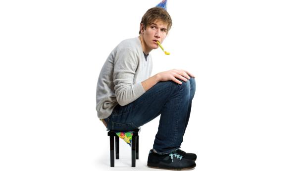 bo burnham, chair, holiday Wallpaper 1400x900 Resolution