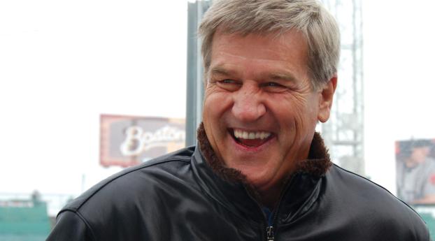 bobby orr, hockey player, quarterback Wallpaper 640x1136 Resolution