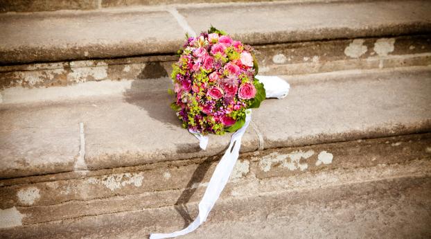 bouquet, wedding, stairs Wallpaper 2560x1080 Resolution