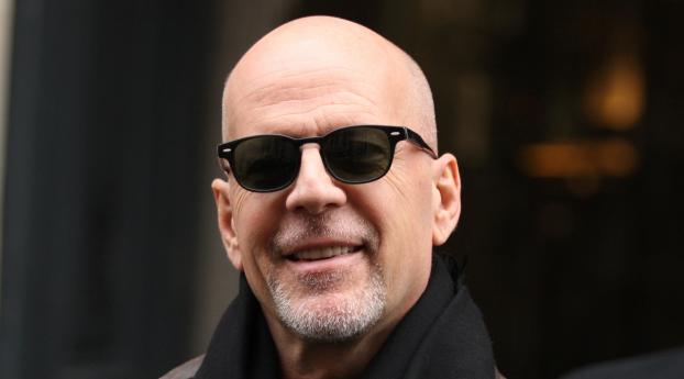 Bruce Willis Smiling wallpaper Wallpaper 1080x2160 Resolution