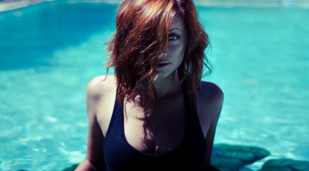 brunette, swimming pool,  model Wallpaper